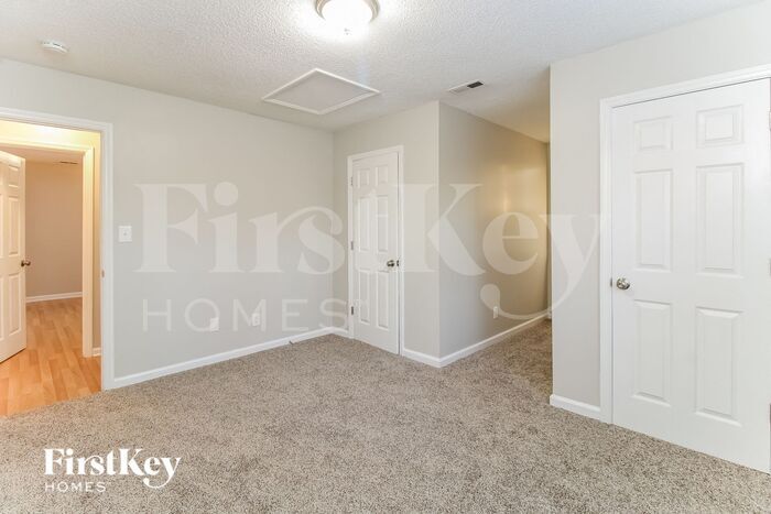 Building Photo - 2808 Lake Hill Ct