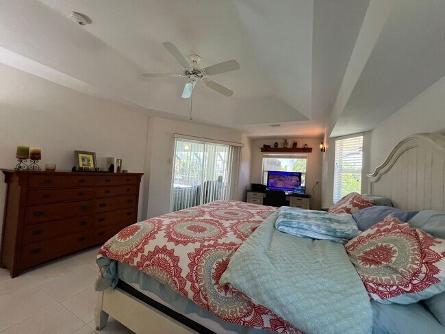 Building Photo - FURNISHED SHORT TERM RENTAL - 3 Bed / 2 Bath - Single Family Pool Home - $5,000/month ** Heated S...