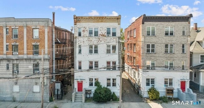 Building Photo - 25 Whittier St