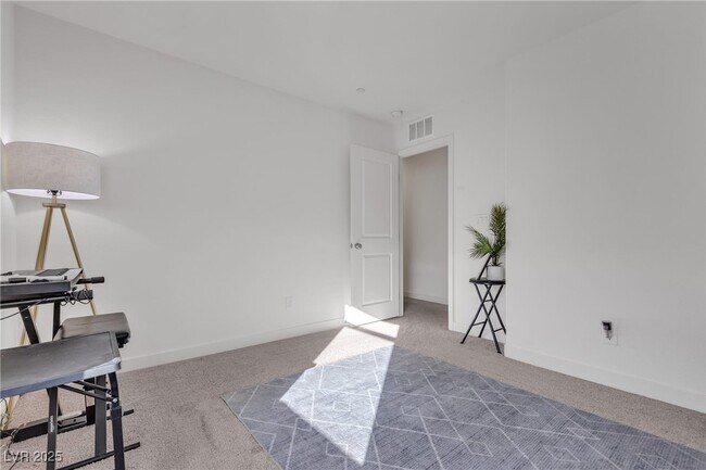 Building Photo - 10836 Trl Crst Ave