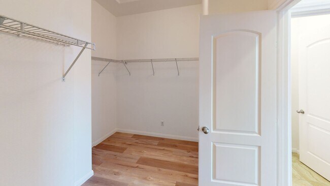 Building Photo - Available Now: Cozy 4 Bedroom 2.5 Bath Hom...