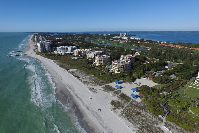 Building Photo - 1930 Harbourside Dr