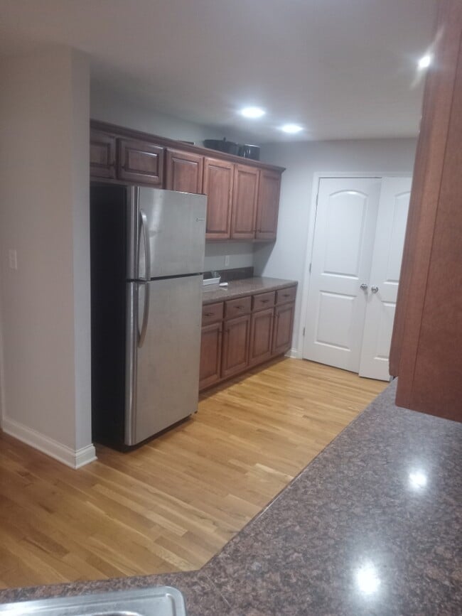 Building Photo - 575 Village Creek Dr