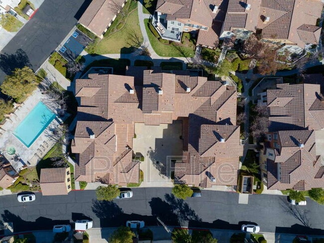 Building Photo - 28254 Canterbury Ct