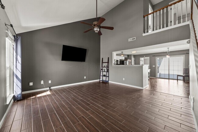 Building Photo - 4462 Alameda Dr