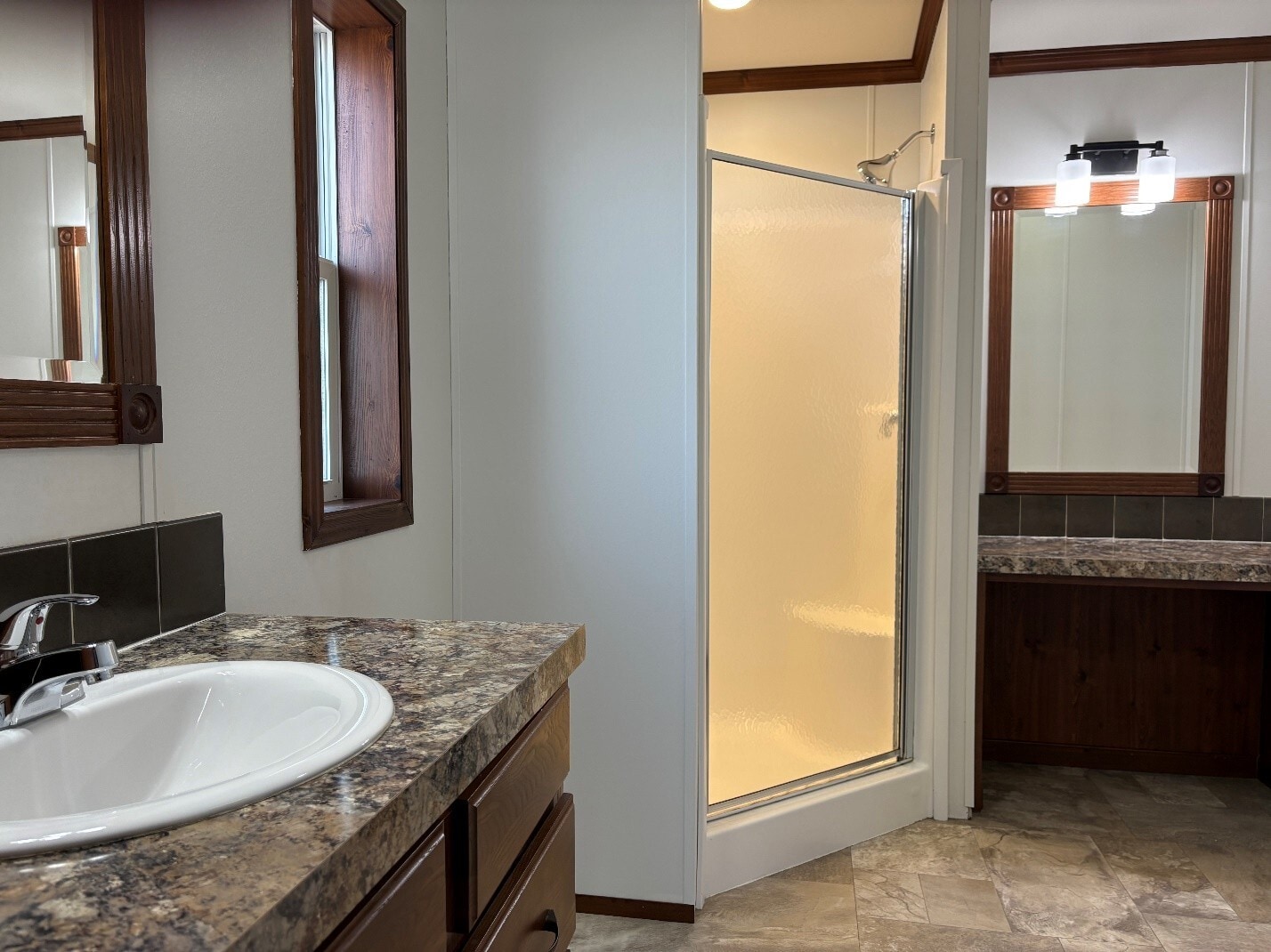 Building Photo - 2461 Sunset Dr