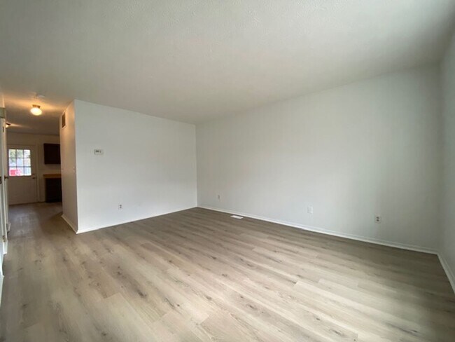 Building Photo - 6972-6996 Joseph Street