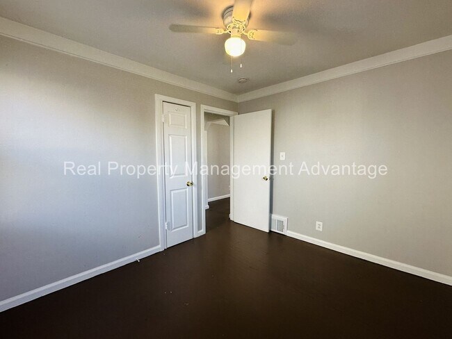 Building Photo - 21012 Beechwood Ave