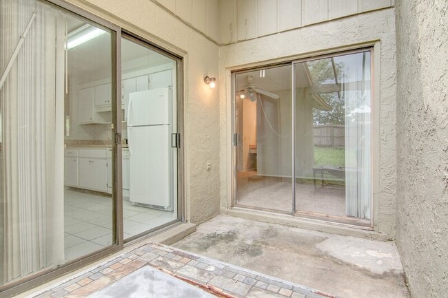 Building Photo - 208 Perth Ct