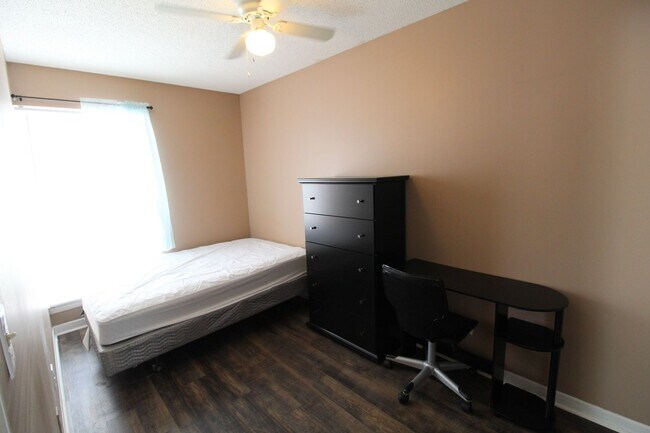 Building Photo - 1330 Hunters Rd