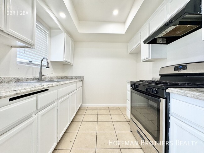 Building Photo - 5913 Woodman Ave