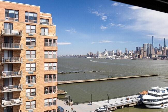 Building Photo - 2 Constitution Ct