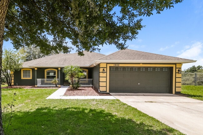 Building Photo - 1900 Southern Oak Loop