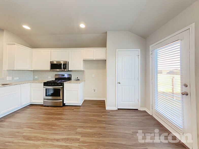 Building Photo - 441 Otto Ave