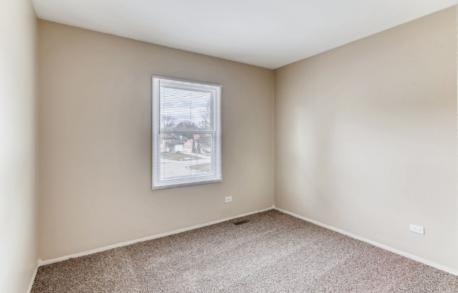 Building Photo - 1380 Alberta Ct