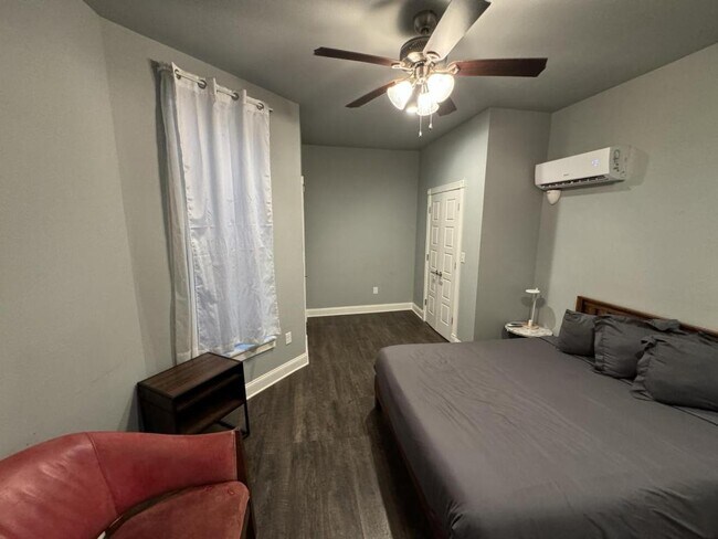 Building Photo - 1623 N Jefferson Ave