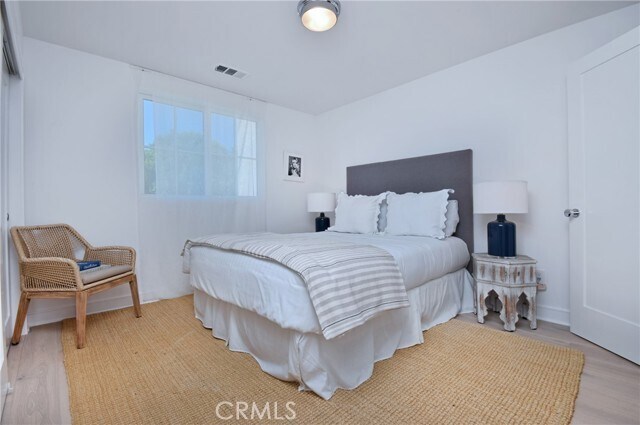 Building Photo - 4641 Cahuenga Blvd