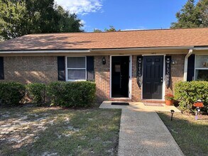 Building Photo - Gulf Breeze Apartment