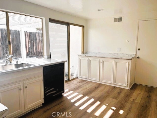 Building Photo - 2045 Chevy Chase Dr