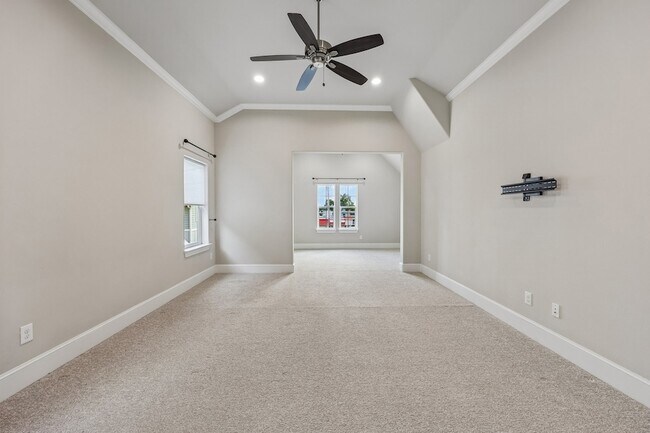 Building Photo - 708 Wooster Ln