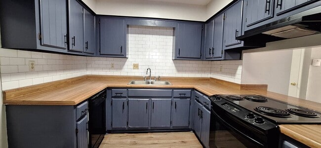 Building Photo - Remolded 3 bedroom 2 bathroom home for rent