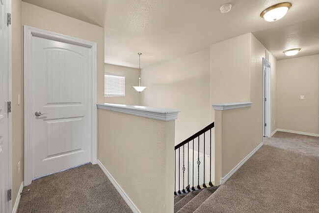 Building Photo - $2,650 - 4 Bed, 2.5 Bath Home with Fenced ...