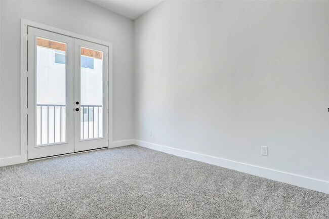 Building Photo - 2310 Campbell Rd