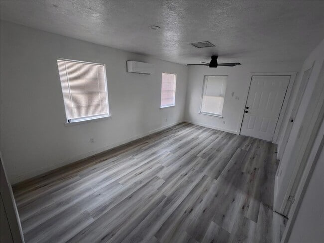 Building Photo - 2806 Nettleton St