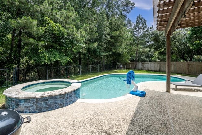 Building Photo - 11 Dahlia Trail Pl