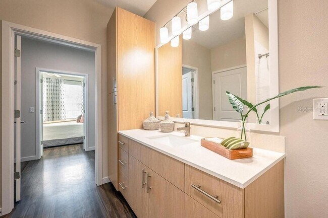 Building Photo - 15000 Stratus Lp