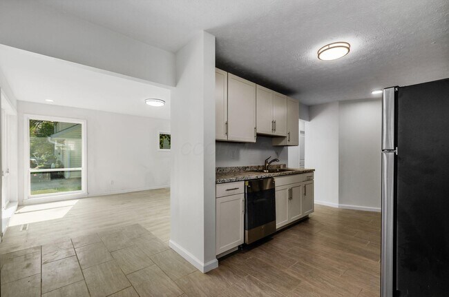 Building Photo - 2263 Dawnlight Ave