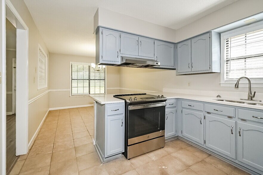 Building Photo - 4860 Water Fowl Ln