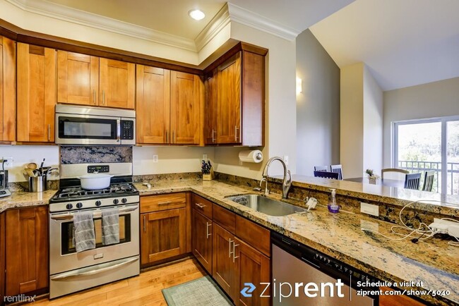 Building Photo - 3 br, 2 bath Condo - 32 Megan Dr, San Fran...