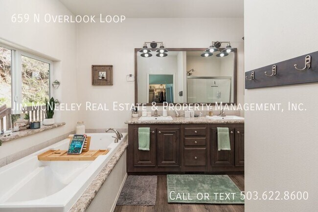 Building Photo - Well Maintained 3 Bedroom Home In Otis