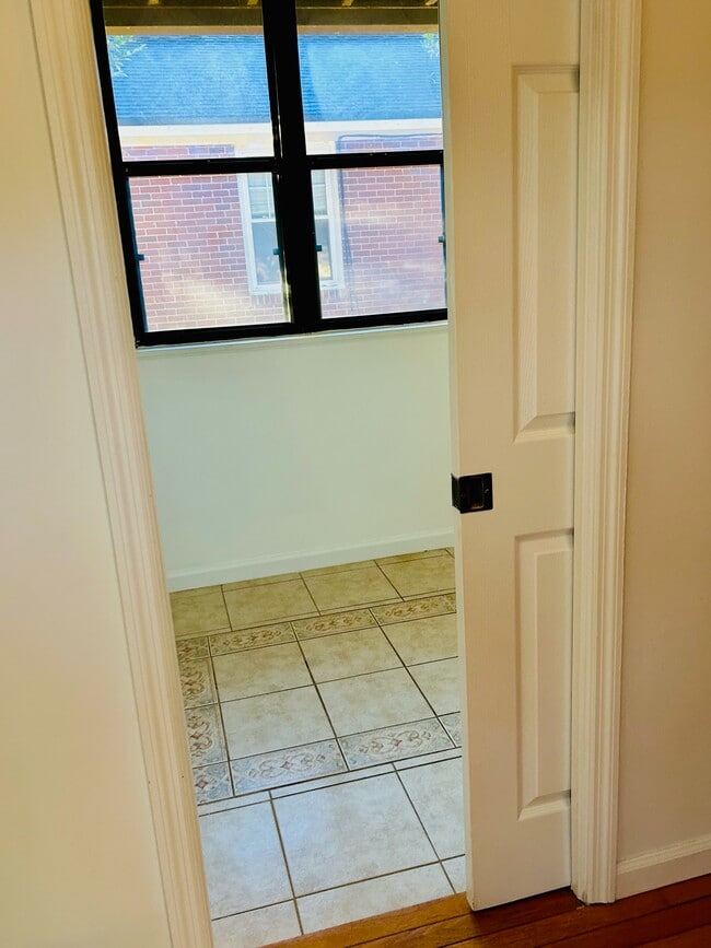 Building Photo - 1258 Monterey St