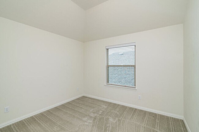 Building Photo - Spectacular and spacious home in Parkside!!