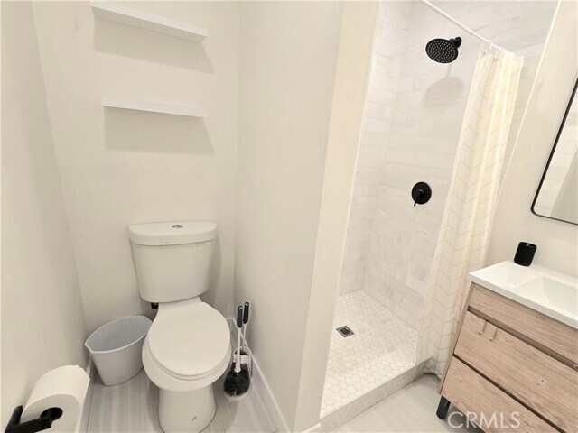 Building Photo - 1225 W 41st St