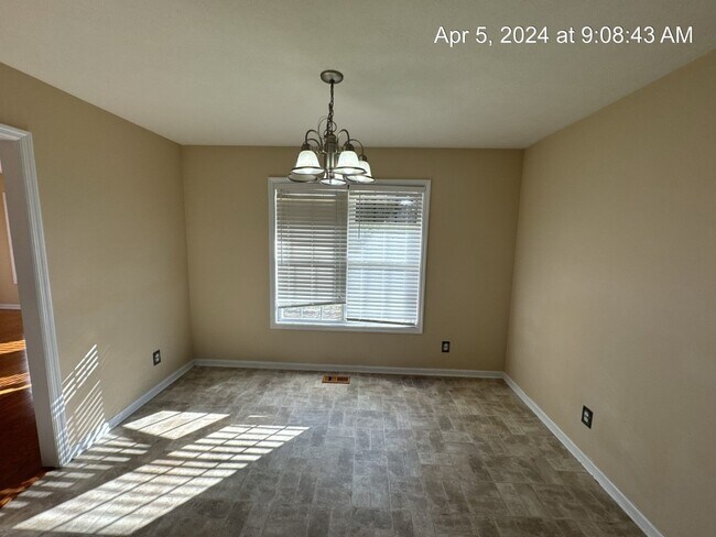 Building Photo - 1311 Saltwell Pl