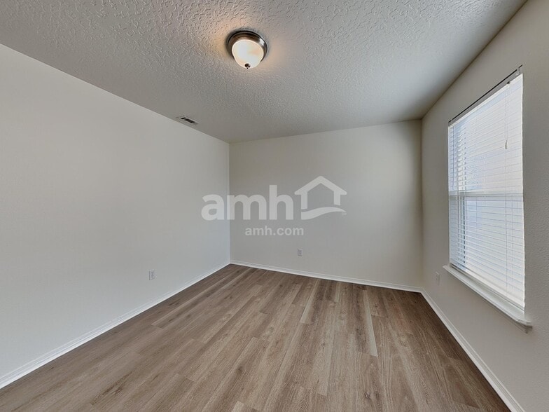 Building Photo - 9451 W Portola Dr