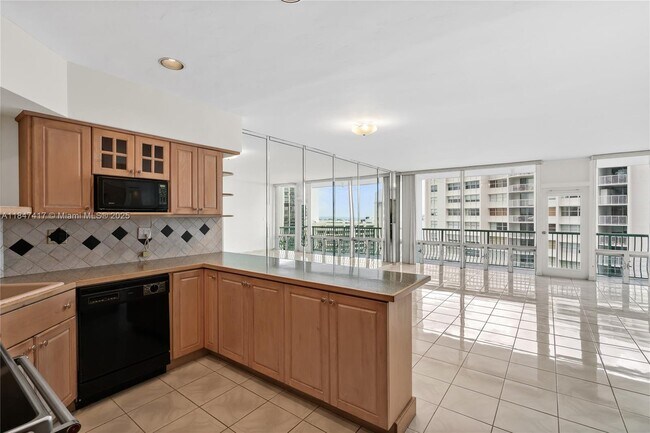 Building Photo - 1408 Brickell Bay Dr