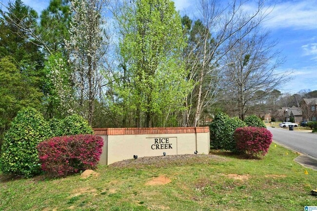 Building Photo - 6558 Creek Cir