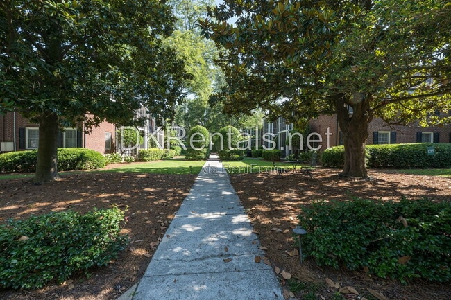 Building Photo - 55 Delmont Dr NE
