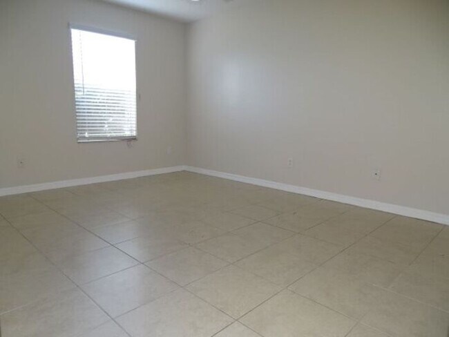 Building Photo - Charming 3-Bedroom Townhome in Winter Garden!