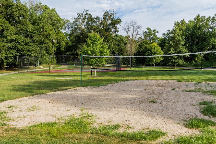 Building Photo - 15469 Fawn Meadow Dr