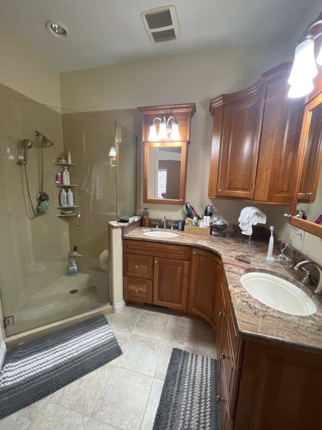 Building Photo - Large amazing condo in Grant Creek