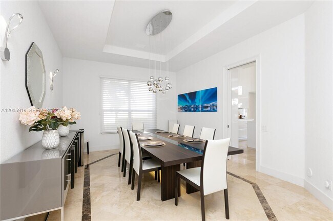 Building Photo - 954 Sanibel Dr
