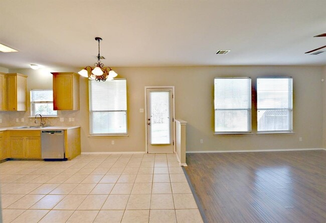 Building Photo - 14412 Ballycastle Trail