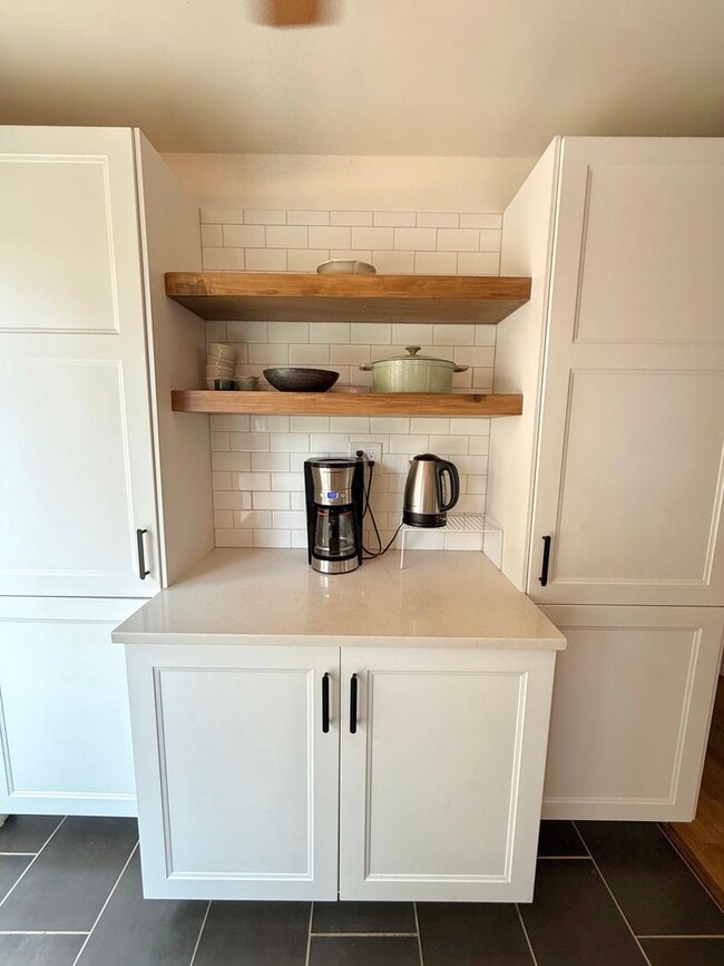 Building Photo - 3 BR West Seattle Home – Cozy and Convenie...