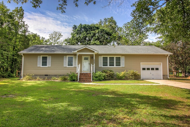 Building Photo - 3609 White Dr