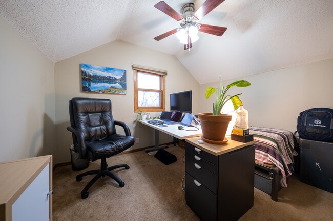 Building Photo - 14130 35th Ave N